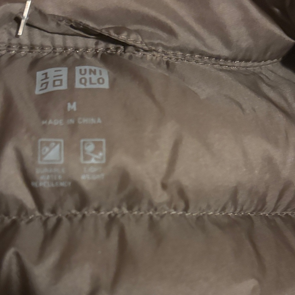 Uniqlo Women's Tan Down filled Puffer Vest - Picture 3 of 4